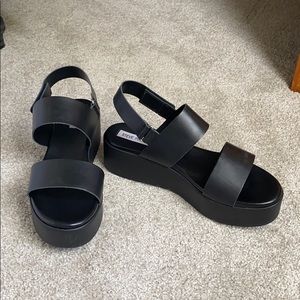 Steve Madden black platform sandals